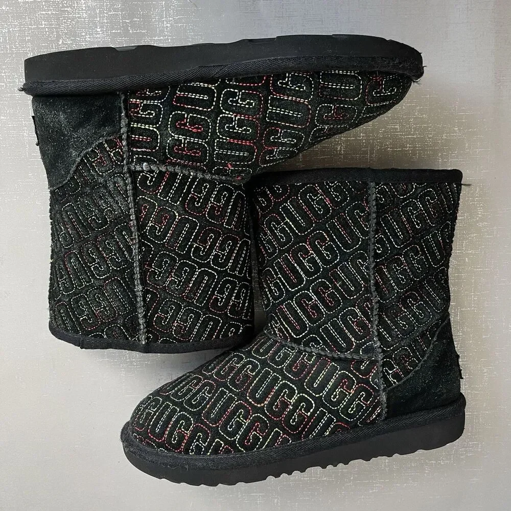 Ugg Classic II Logo Stitch Black Suede Shearling‎ Boots Girls Youth 3